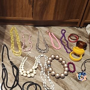 Multi-Color 70s Beaded Necklace Set